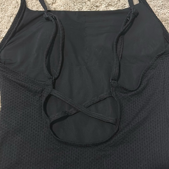 Aerie full coverage swimsuit - Picture 4 of 6